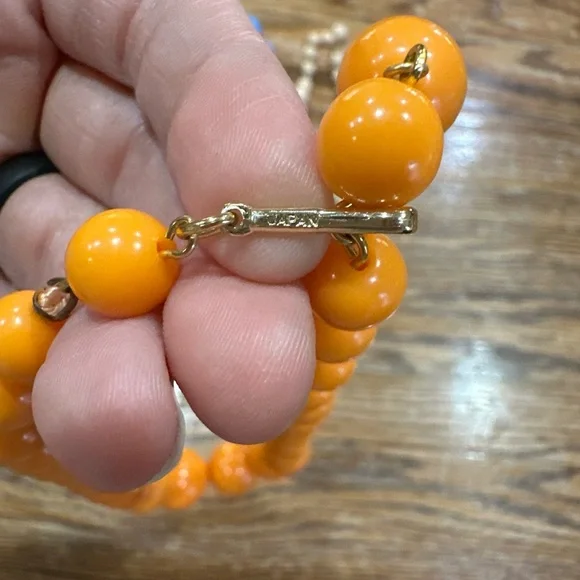 Vintage Japan acrylics - Picture 2 of 2